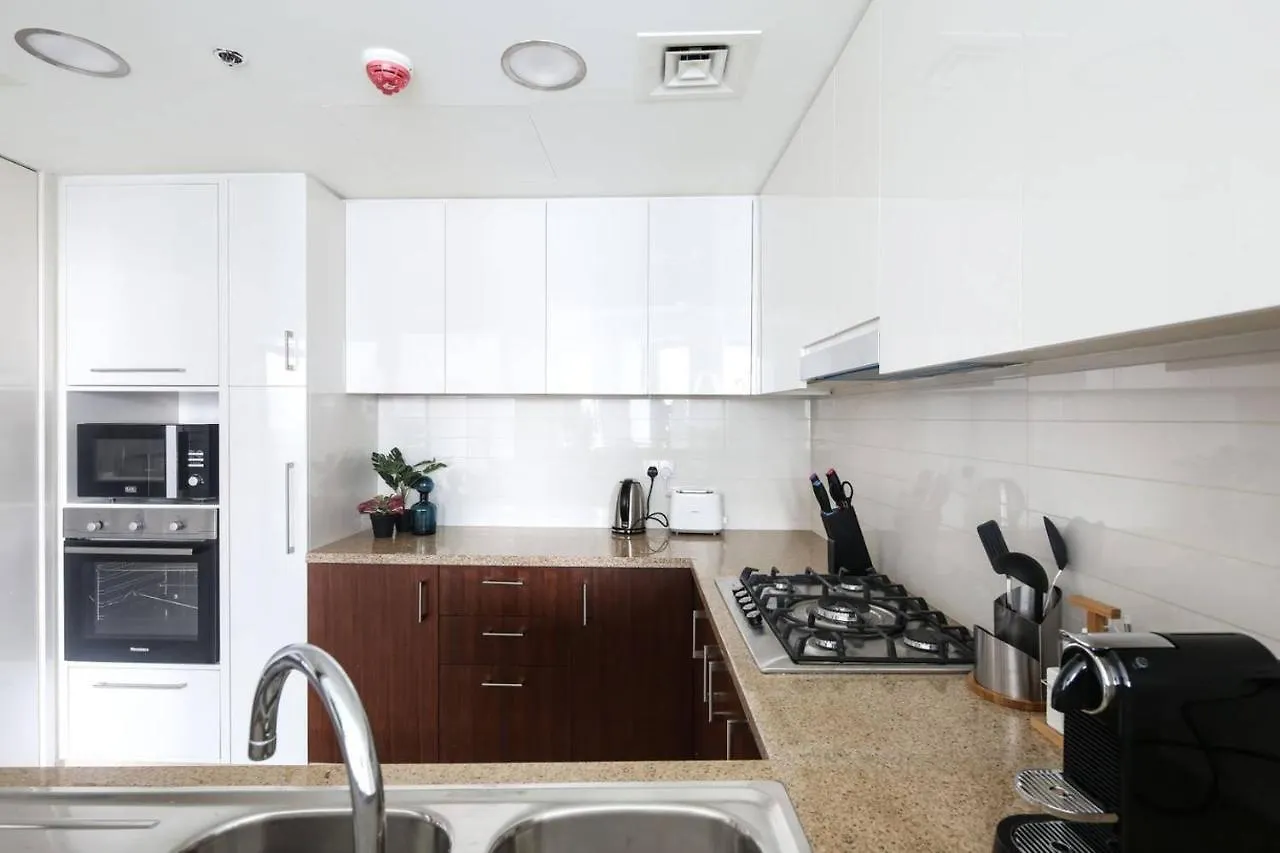 Frank Porter - Burj Vista Apartment Dubai